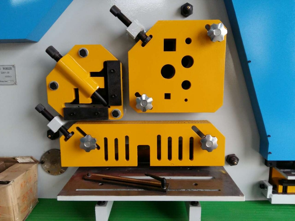 110 Ton Metal Sheet Press Corner Cutting Hydraulic Ironworker Machine Hidraulički stroj za prešanje metalnih limova od 110 tona za rezanje kutova