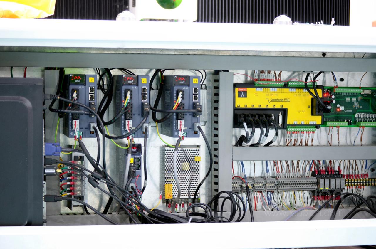 1500*3000mm 500w Racuys Or Ipg Fiber Laser Cutting Machine 1500*3000mm 500w Racuys ili Ipg Fiber laserski stroj za rezanje