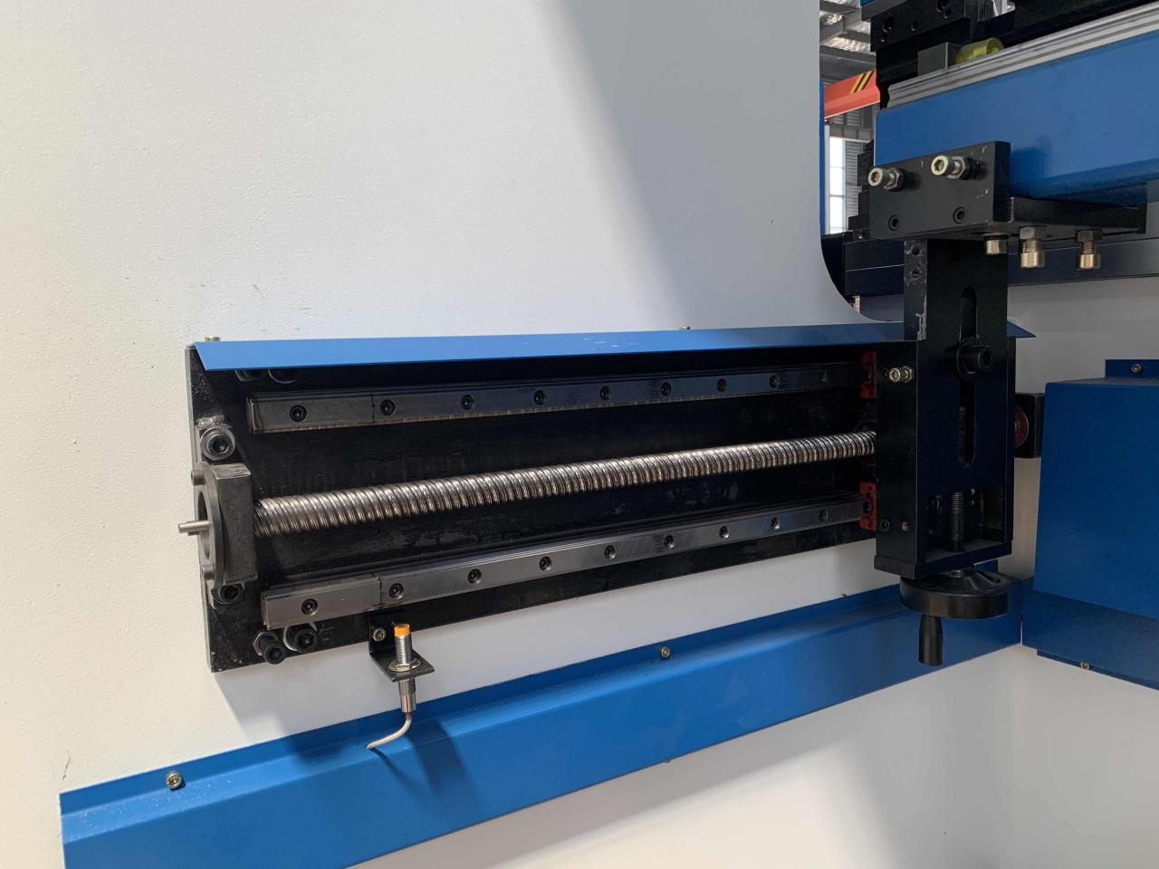 160t-4000 4-axis Cnc Hydraulic Bending Machine Press Brake 160t-4000 4-osni CNC hidraulički stroj za savijanje pres kočnica