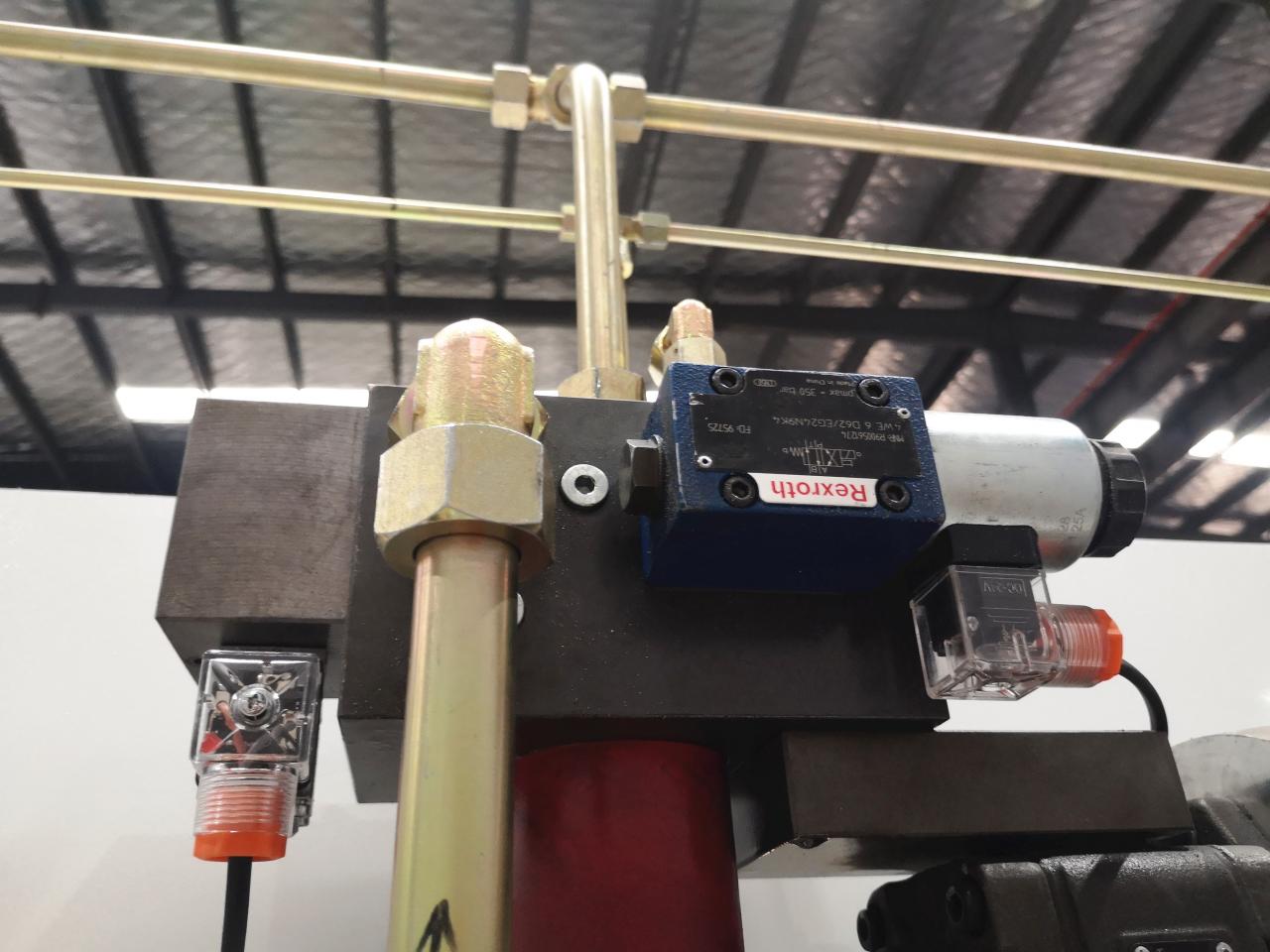 160t-4000 4-axis Cnc Hydraulic Bending Machine Press Brake 160t-4000 4-osni CNC hidraulički stroj za savijanje pres kočnica