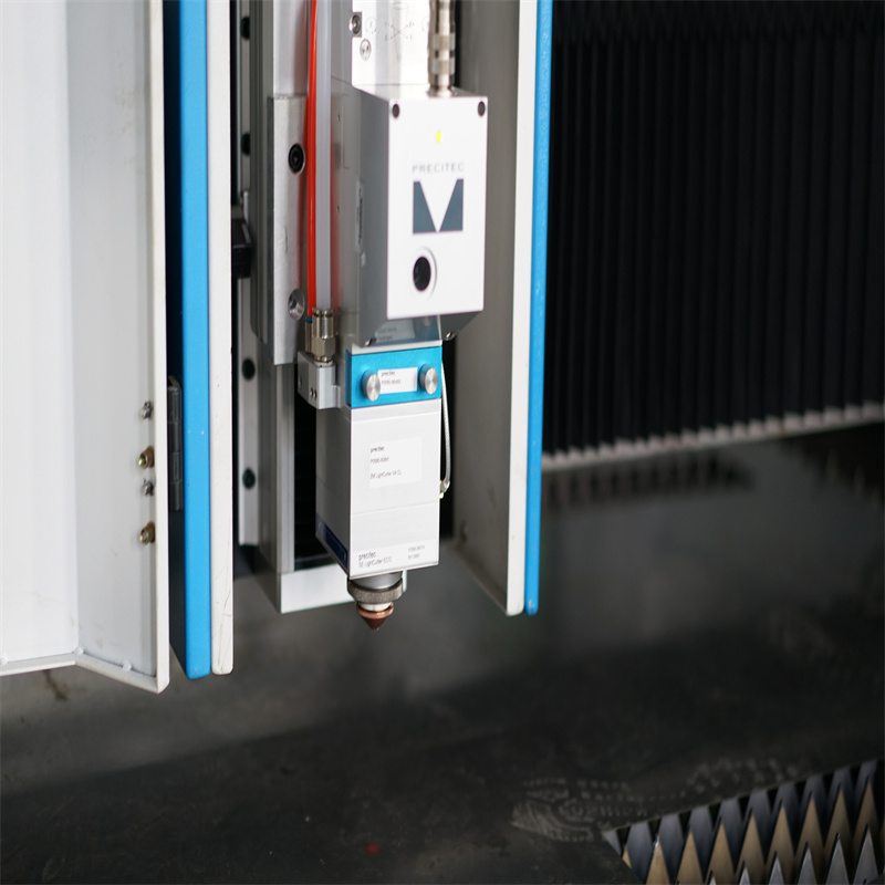2000w laserski rezač metala Cnc stroj za lasersko rezanje metalnih vlakana