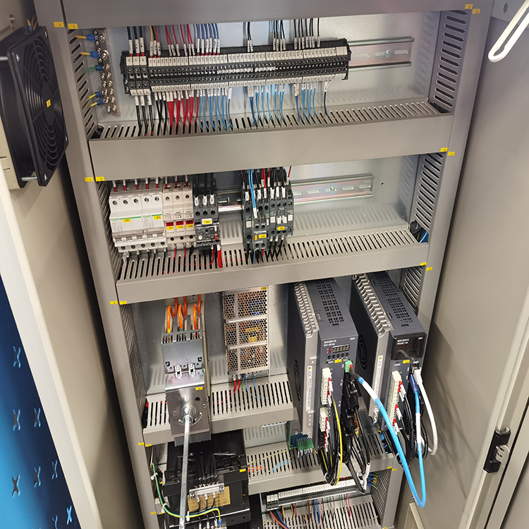 300t/4000 Hydraulic Press Brake Machine 300t/4000 hidraulični stroj za presovanje