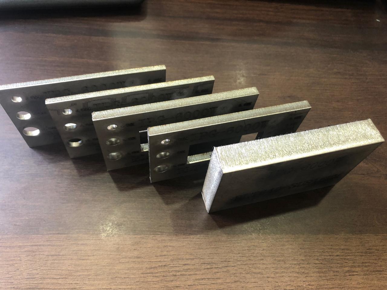 3015 4015 1kw To 6kw Cnc Fiber Laser Cutting Machine Raycus Laser Power 3015 4015 1kw do 6kw CNC laserski stroj za rezanje vlakana Raycus Laser Power