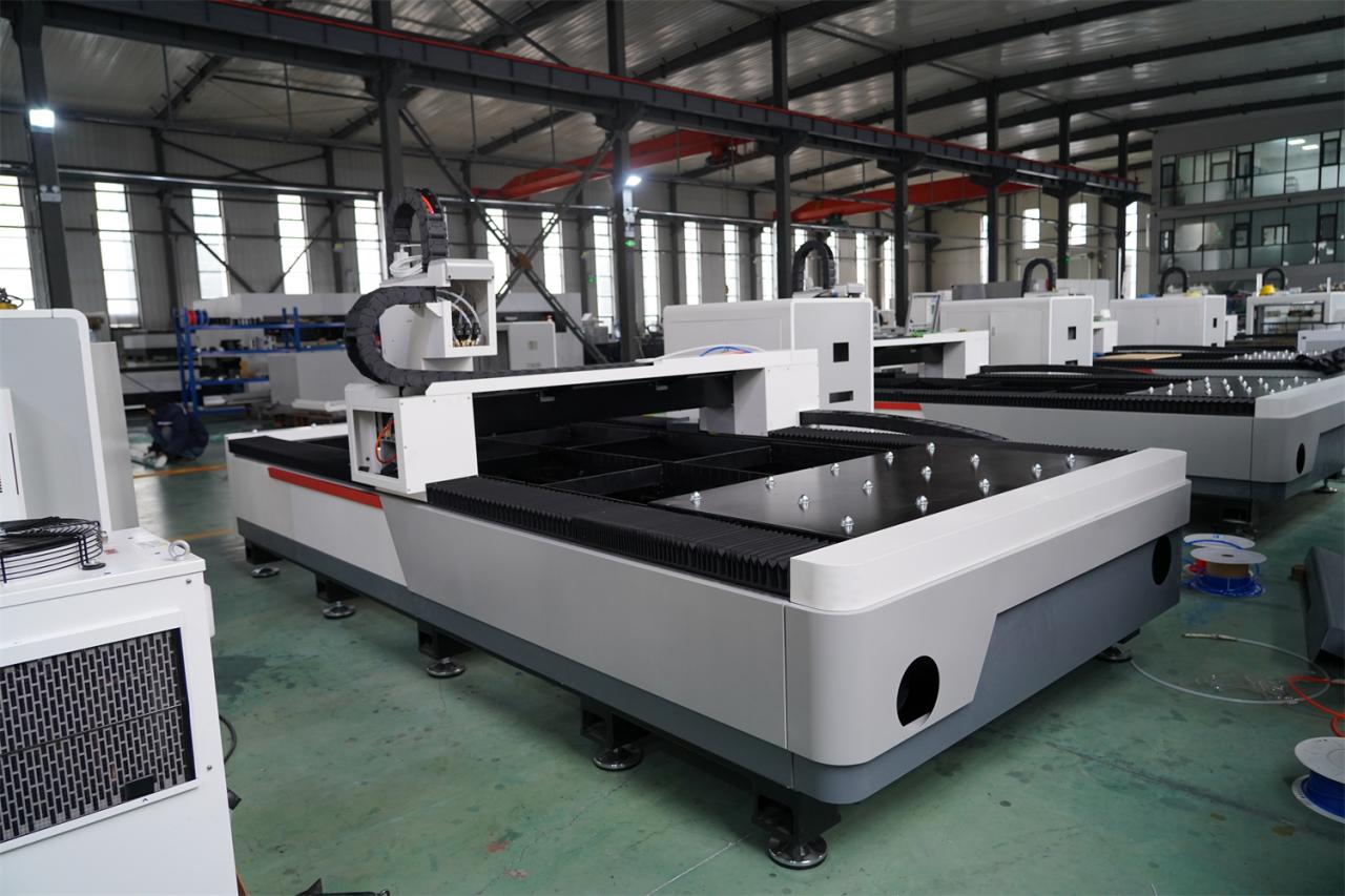3015 4kw 1kw 2kw 3kw Stainless Steel Cnc Fiber Laser Cutting Machine 3015 4kw 1kw 2kw 3kw CNC laserski stroj za rezanje vlakana od nehrđajućeg čelika