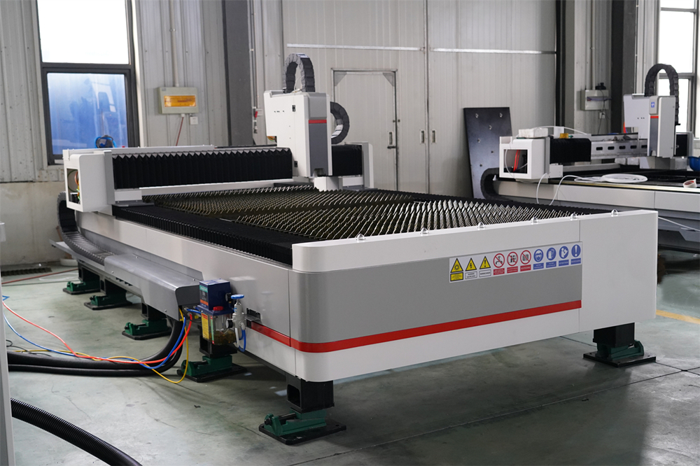 3015 4kw 1kw 2kw 3kw Stainless Steel Cnc Fiber Laser Cutting Machine 3015 4kw 1kw 2kw 3kw CNC laserski stroj za rezanje vlakana od nehrđajućeg čelika