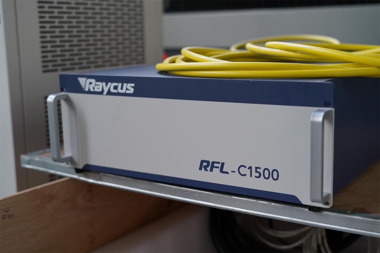 3015 4kw 1kw 2kw 3kw Stainless Steel Cnc Fiber Laser Cutting Machine 3015 4kw 1kw 2kw 3kw CNC laserski stroj za rezanje vlakana od nehrđajućeg čelika