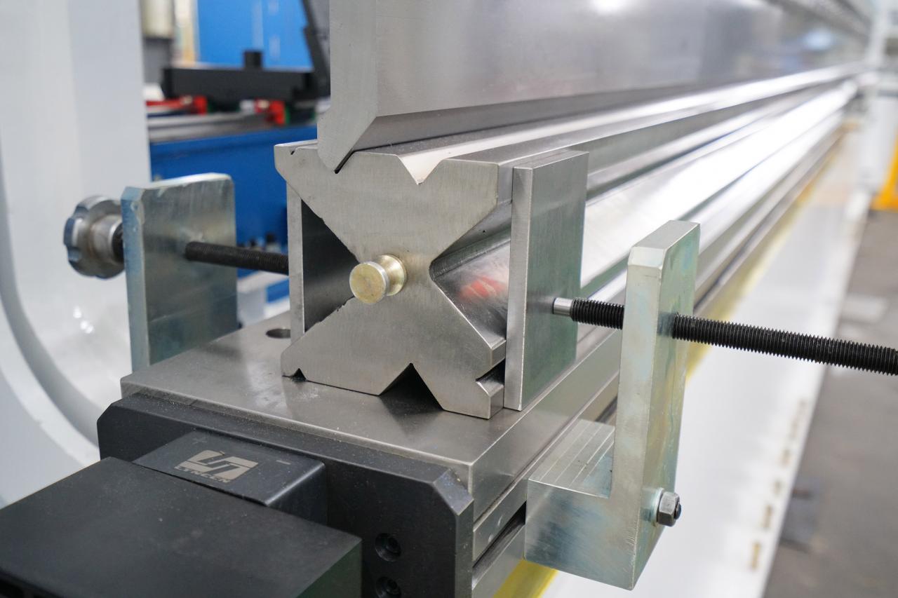 4 Axis Cnc Tandem Press Brake With Delem Da58t 2d Graphical Controller 4-osna CNC tandem presa s Delem Da58t 2d grafičkim kontrolerom