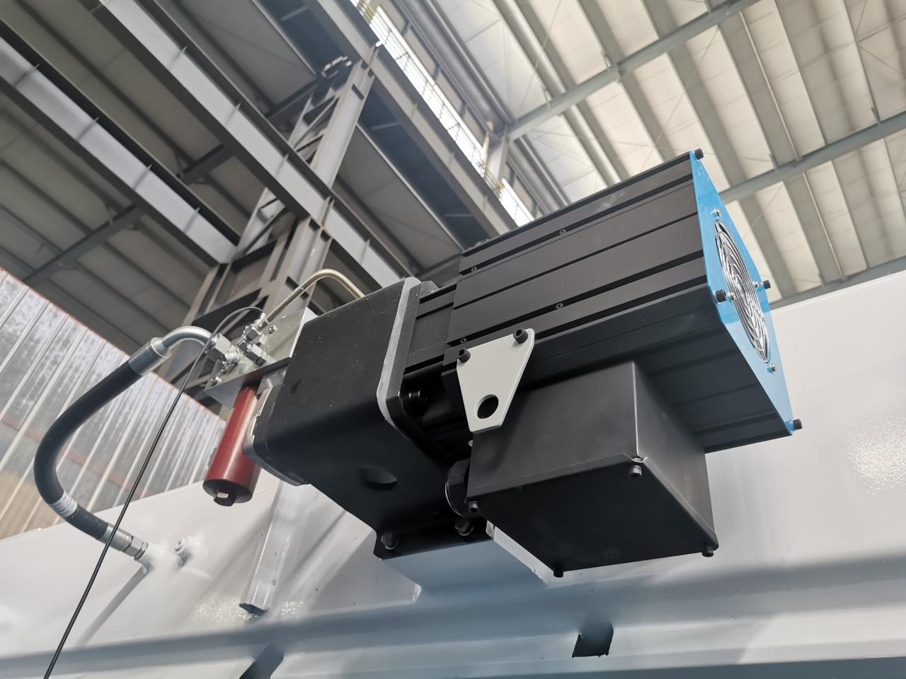 4 Axis Cnc Tandem Press Brake With Delem Da58t 2d Graphical Controller 4-osna CNC tandem presa s Delem Da58t 2d grafičkim kontrolerom