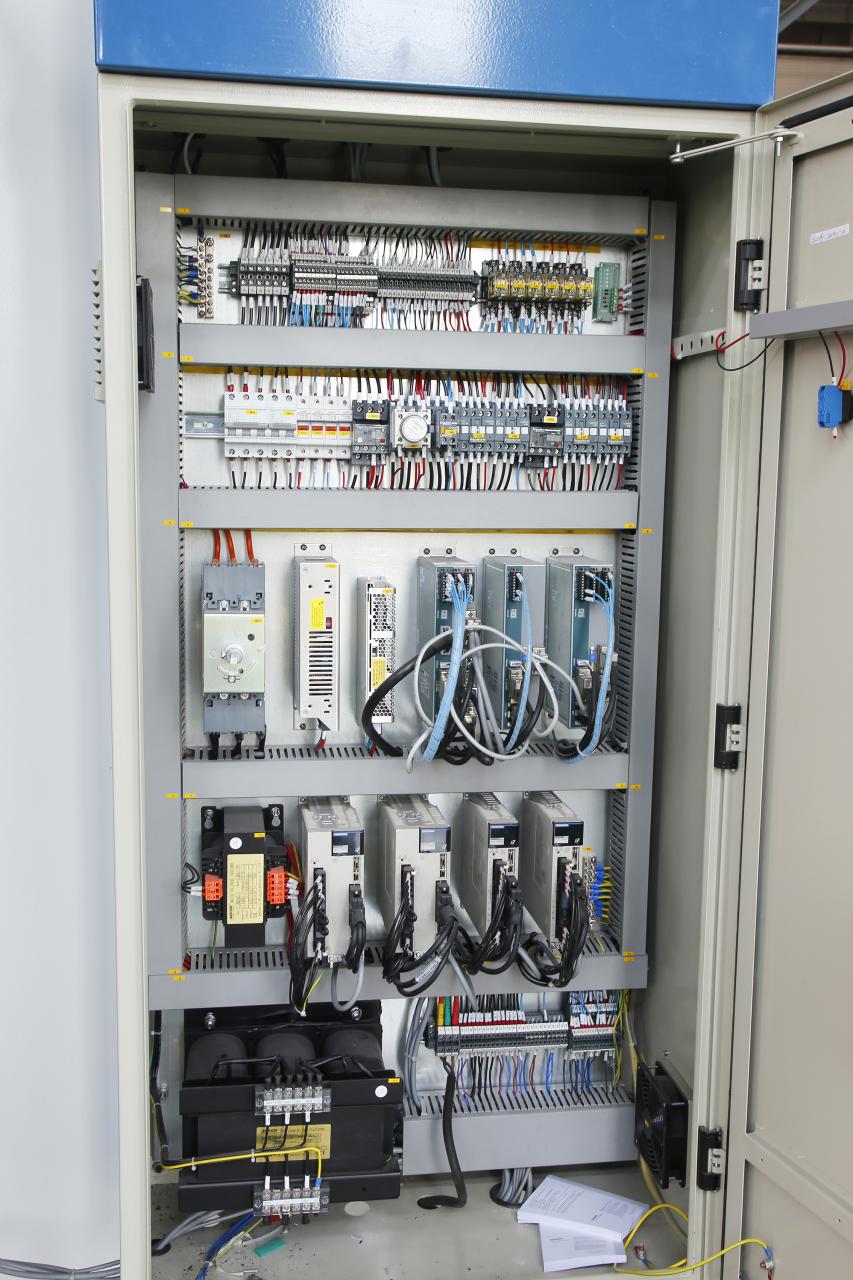 4 Axis Cnc Tandem Press Brake With Delem Da58t 2d Graphical Controller 4-osna CNC tandem presa s Delem Da58t 2d grafičkim kontrolerom