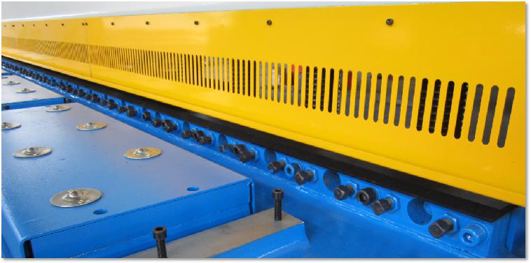 4mm Oem Qc11y-8x3200 Nc Hydraulic Guillotine Guillotine Shearing Machine 4 mm Oem Qc11y-8x3200 Nc hidraulični giljotinski stroj za giljotinske škare