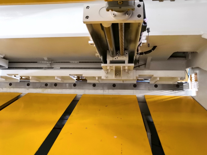 6mm Q11 Electric Sheet Plate Shearing Machine 8 Feet Sheet Metal Shearing Machine 6 mm Q11 električni stroj za rezanje limova Stroj za rezanje limova od 8 stopa