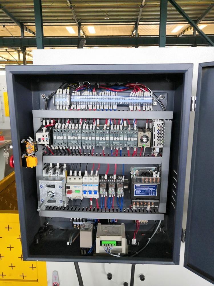 6mm Q11 Electric Sheet Plate Shearing Machine 8 Feet Sheet Metal Shearing Machine 6 mm Q11 električni stroj za rezanje limova Stroj za rezanje limova od 8 stopa