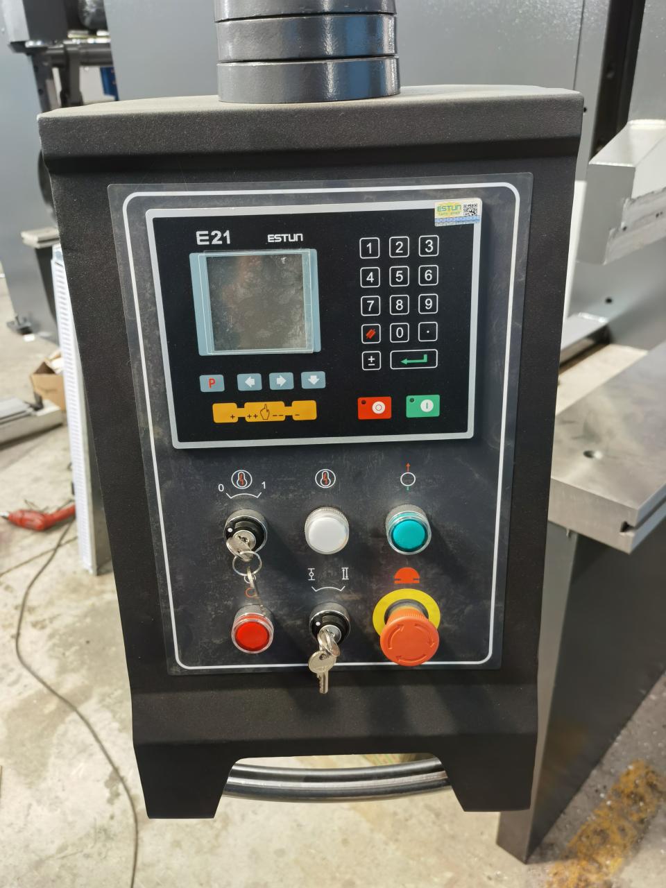 Stroj za rezanje limova od nehrđajućeg čelika 6x3200 mm, automatski stroj za rezanje limova