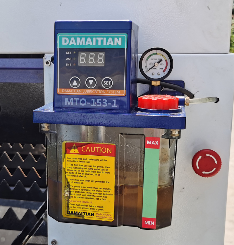 8mm 10mm Carbon Steel Laser Cutter 1530 4020 Cnc Fiber Laser Cutting Machine 8 mm 10 mm laserski rezač od ugljičnog čelika 1530 4020 Cnc stroj za lasersko rezanje vlakana