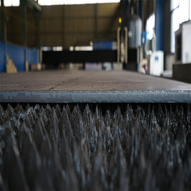 Kineska visokokvalitetna jeftina cijena stroja za lasersko rezanje vlakana od 3kw