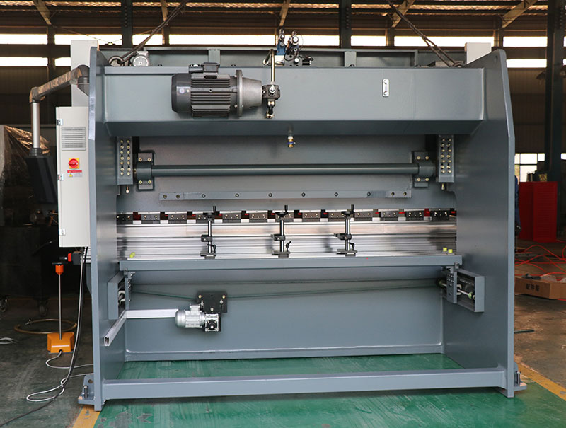 Metalna presa Wc-63t3200 Stroj za savijanje metalnih limova Cnc hidraulična presa