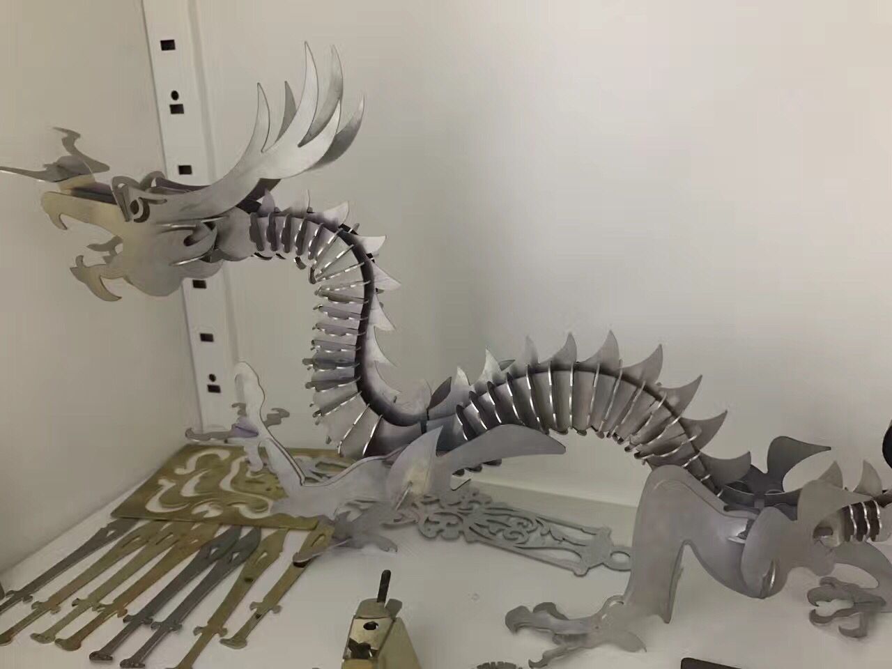 Cnc Fiber Laser Metal Cutting Machine 2000w Fiber Laser Cutting Machine Cnc vlaknasti laserski stroj za rezanje metala 2000w laserski stroj za rezanje vlakana