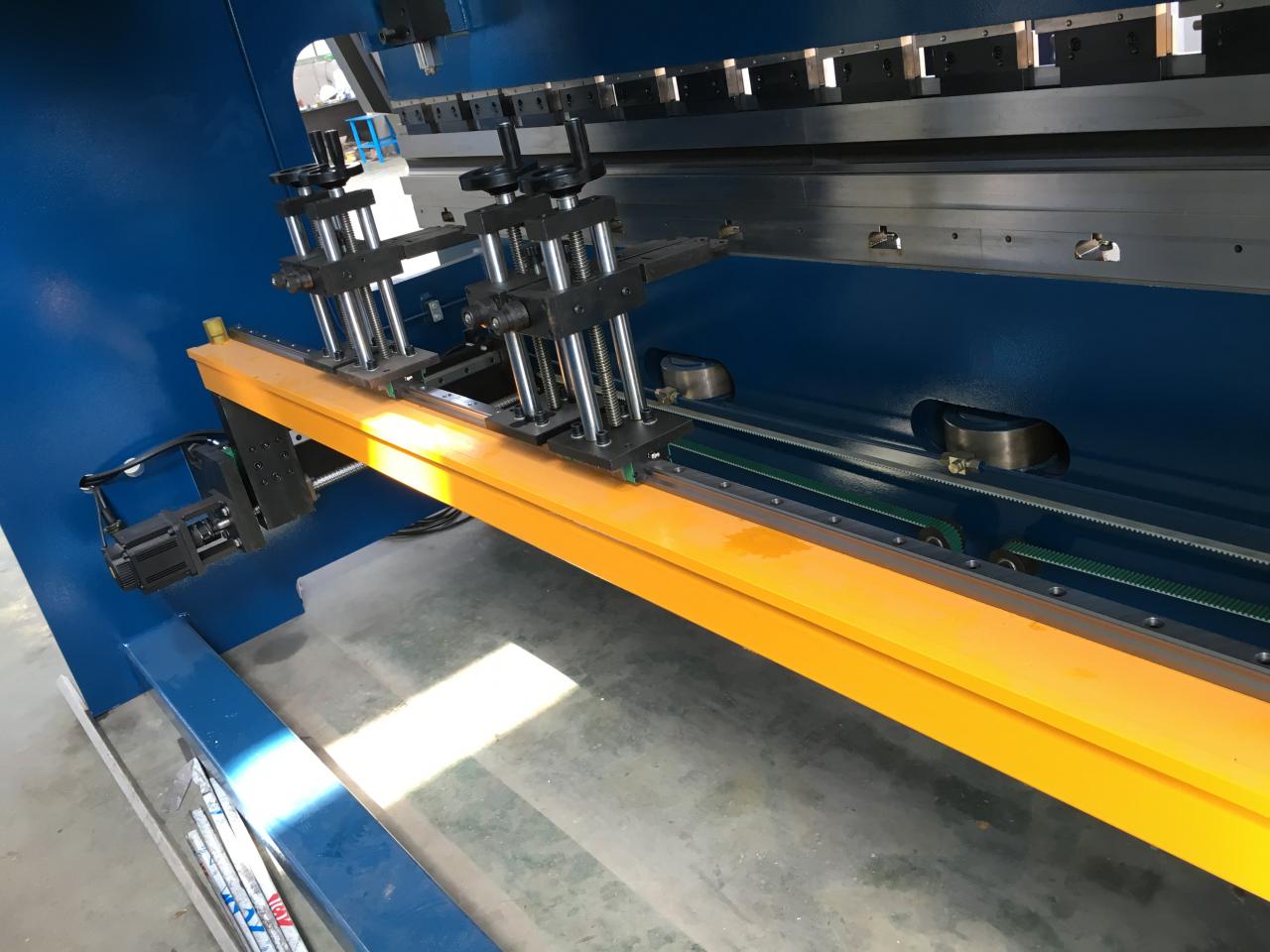 Cnc Servo Press Brake 250t/3.2m 3+1 Axis 3 Meter Sheet Metal Press Brake Cnc servo presa za prešu 250 t/3,2 m 3+1 os 3 metra limena preša za prešu