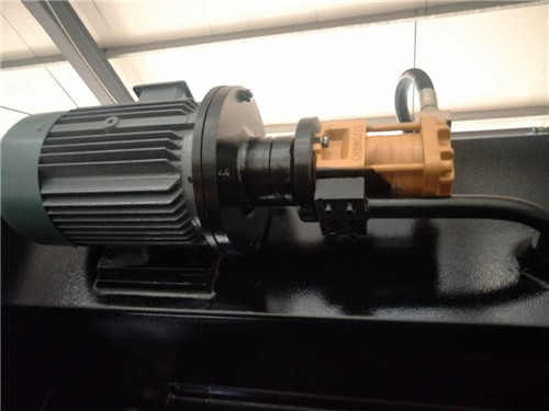 Da53t Cnc System Controller 125t4000 3+1 Axis Cnc Hydraulic Press Brake With Good Quality Da53t Cnc kontroler sustava 125t4000 3+1 osna CNC hidraulička preša kočnica dobre kvalitete