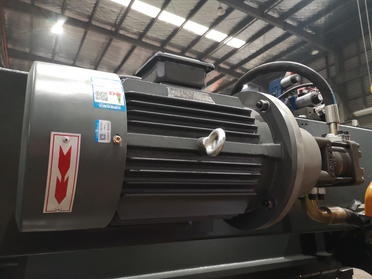 Delem Da66t 125 3+1 4+1 6+1 8+1 Cnc Hydraulic Press Brake For Metal Plate Bending Delem Da66t 125 3+1 4+1 6+1 8+1 Cnc hidraulička presa za savijanje metalnih ploča