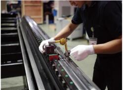 Fiber Laser Cutting Machine Masterline 8kw,4000x2000mm,With Ipg Laser Source Stroj za lasersko rezanje vlakana Masterline 8kw,4000x2000mm, s Ipg laserskim izvorom