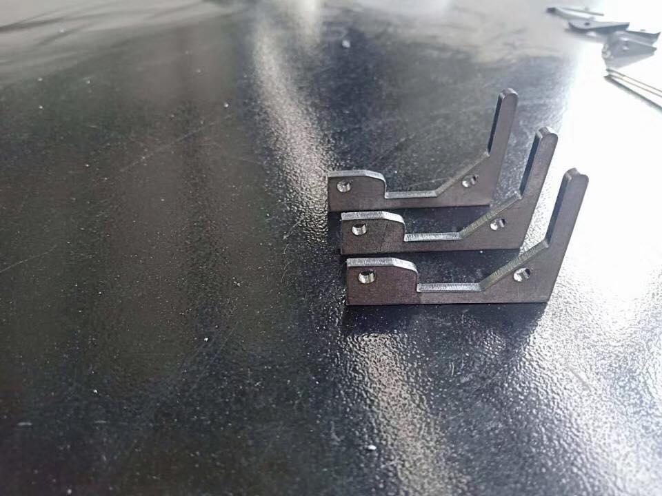 High Power 3015 2000W Metal Sheet Cnc Fiber Laser Cutting Machine Cnc stroj za lasersko rezanje metalnih ploča velike snage 3015 od 2000 W