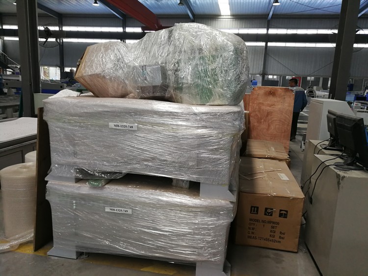 High Quality 1530 Fiber Laser Cutting Machine For Metal 500w 750w 1000w 1500w Stroj za lasersko rezanje metala s 1530 vlaknima visoke kvalitete 500w 750w 1000w 1500w