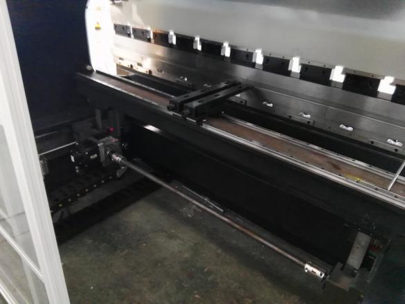 High Quality Sheet Metal Hydraulic Press Brake Machine Visokokvalitetni stroj za hidrauličku prešu za lim
