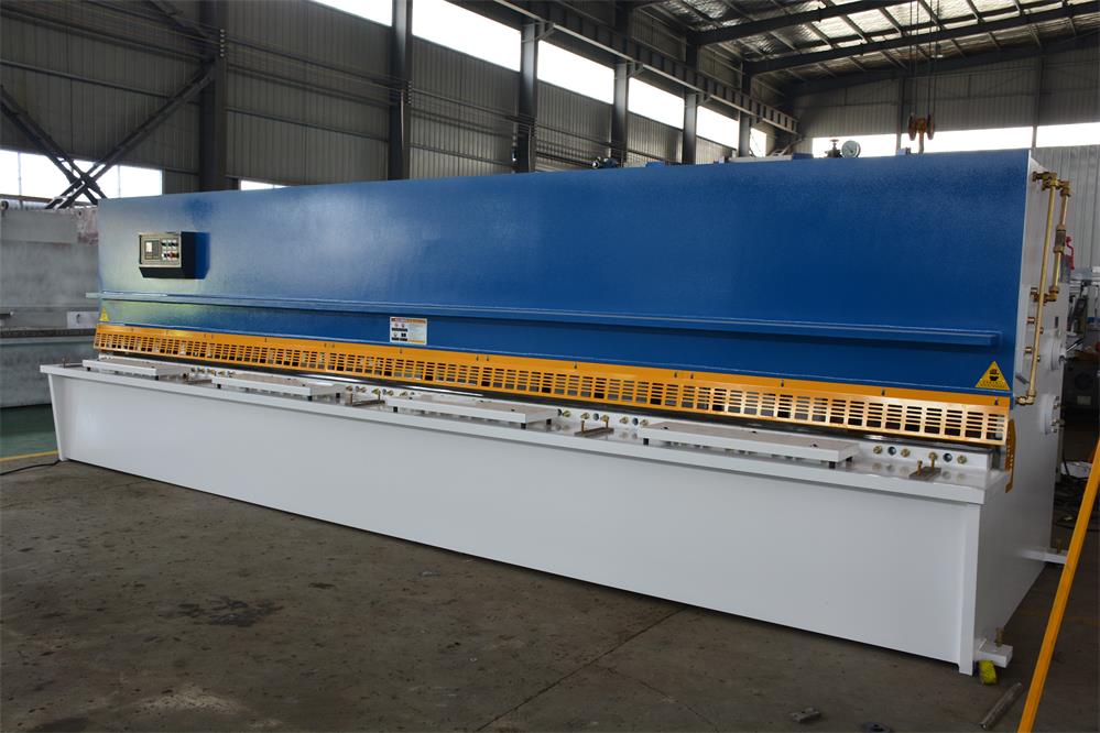 Hydraulic Pendulum Shearing Machine Cnc Automatic Guillotine Shearing Machine Hidraulični stroj za šišanje s klatnom CNC Automatski stroj za šišanje s giljotinom