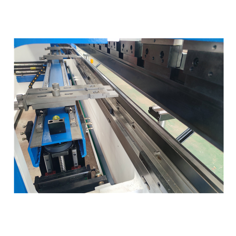 Hydraulic Press Brake Of 130t/3200mm 4+1 Axis Delem Da53t Cnc Press Brake Hidraulička presa od 130t/3200mm 4+1 osi Delem Da53t Cnc presa