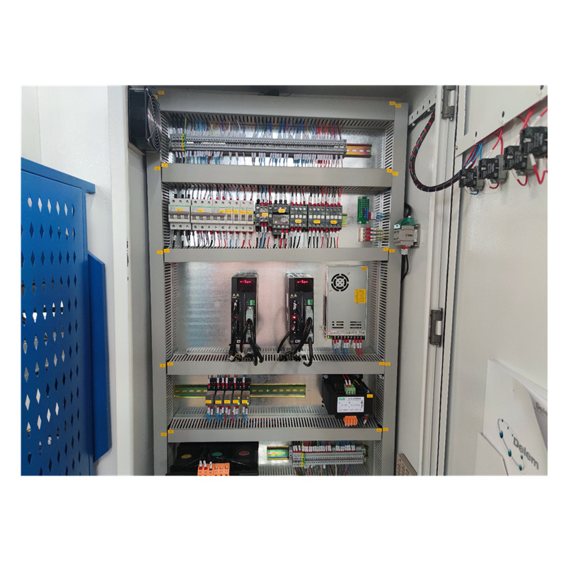 Hydraulic Press Brake Of 130t/3200mm 4+1 Axis Delem Da53t Cnc Press Brake Hidraulička presa od 130t/3200mm 4+1 osi Delem Da53t Cnc presa