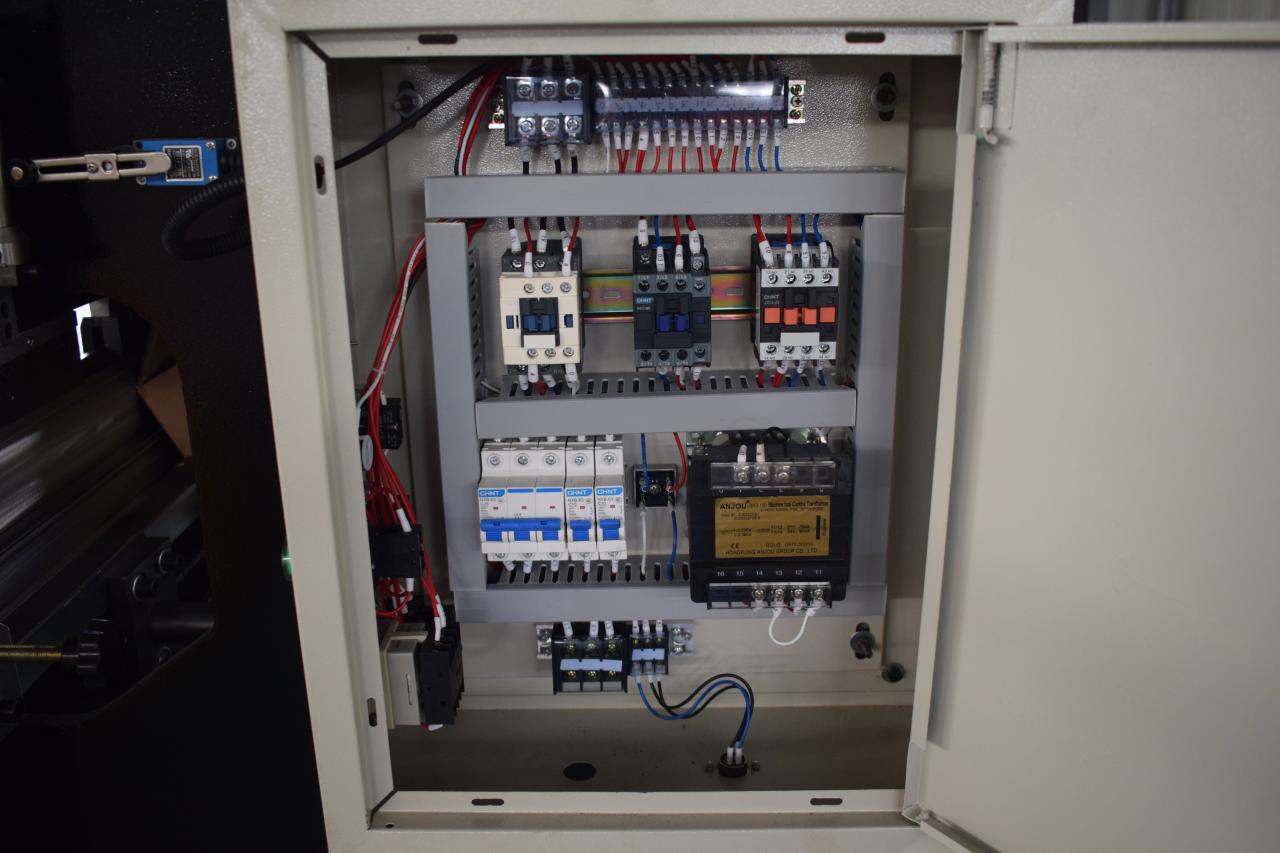 Hidraulički Cnc stroj za savijanje lima Wc67y