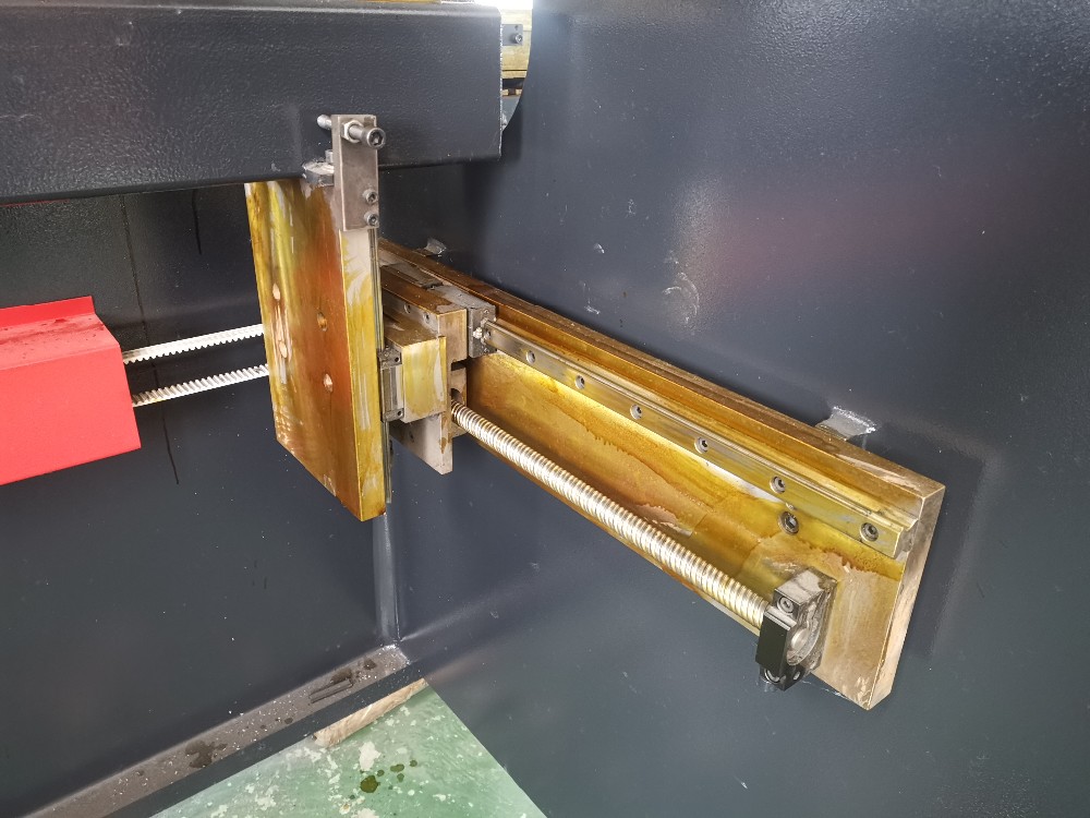 Hydraulic Stainless Steel Wc67y/k-300/6000 Mould Crowning Press Brake Hidraulička preša za krunjenje kalupa Wc67y/k-300/6000 od nehrđajućeg čelika