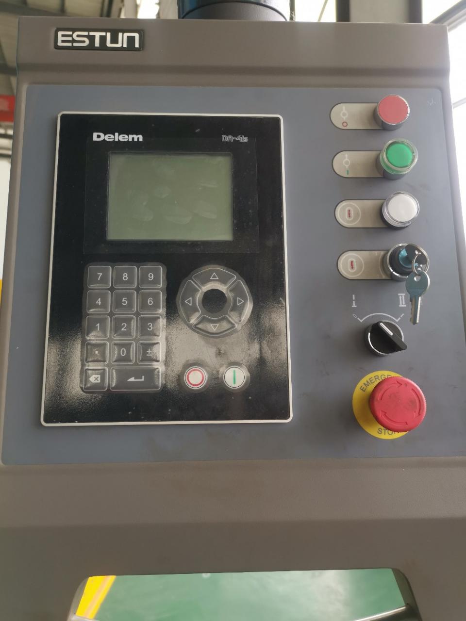 Hydraulic Stainless Steel Wc67y/k-300/6000 Mould Crowning Press Brake Hidraulička preša za krunjenje kalupa Wc67y/k-300/6000 od nehrđajućeg čelika