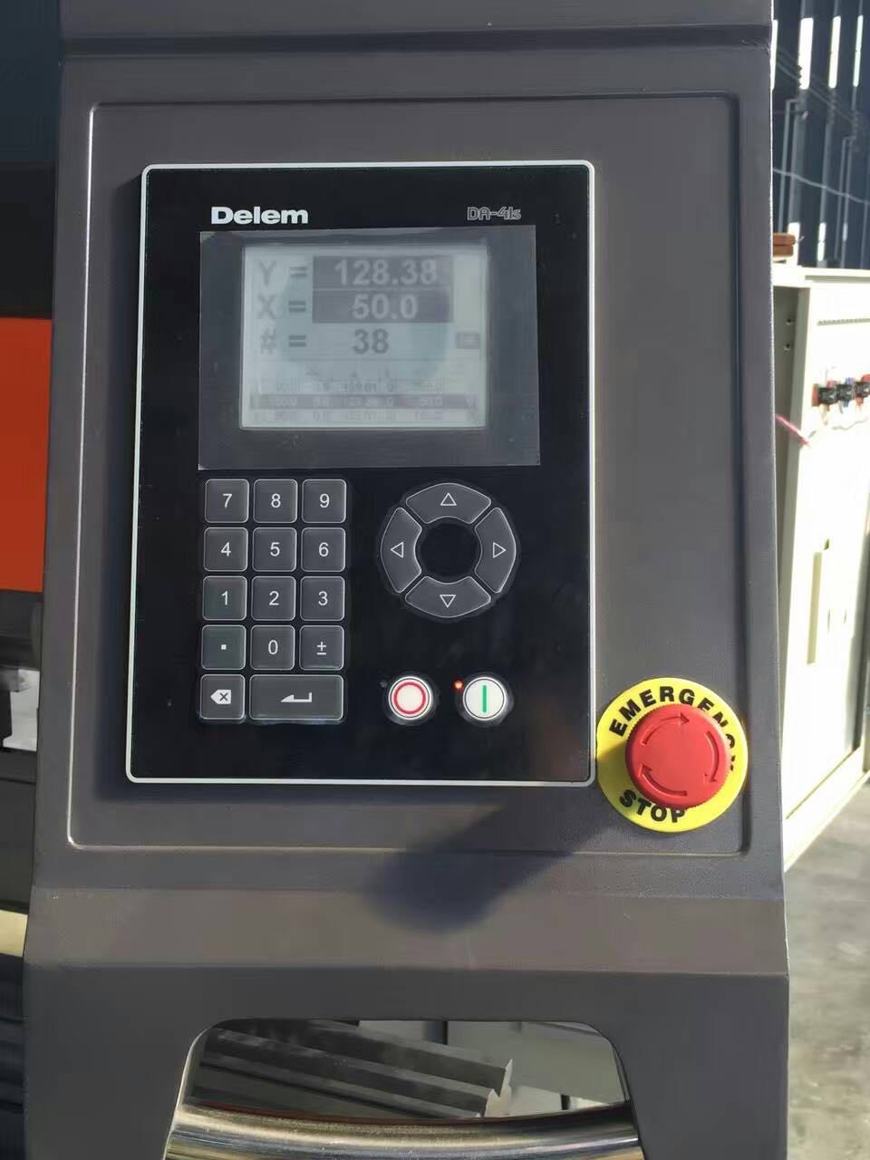 Hydraulic Stainless Steel Wc67y/k-300/6000 Mould Crowning Press Brake Hidraulička preša za krunjenje kalupa Wc67y/k-300/6000 od nehrđajućeg čelika