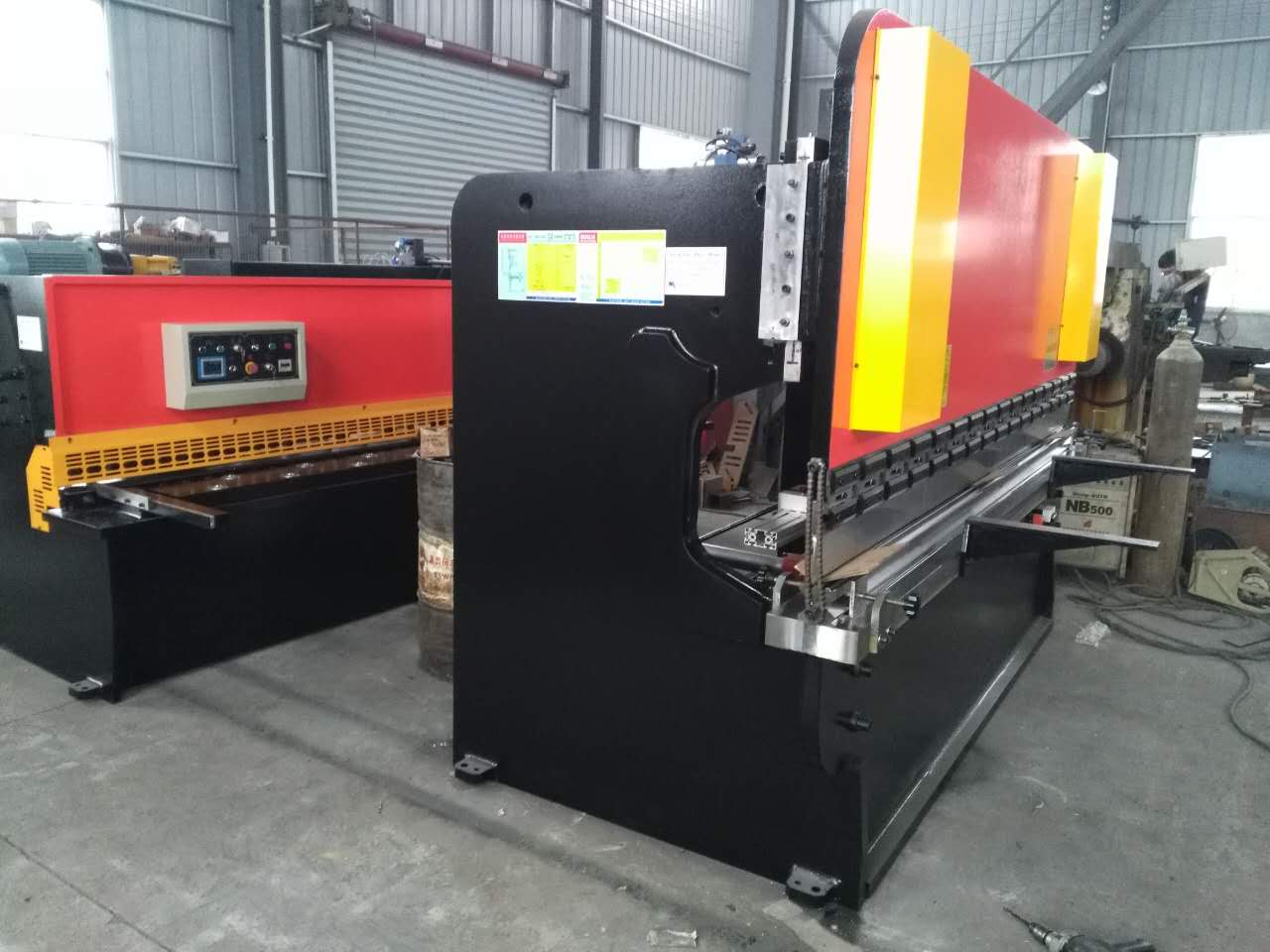 Hydraulic Swing Beam Guillotine Shears Qc12y-4x2500 Hidraulične giljotinske škare zakretne grede Qc12y-4x2500