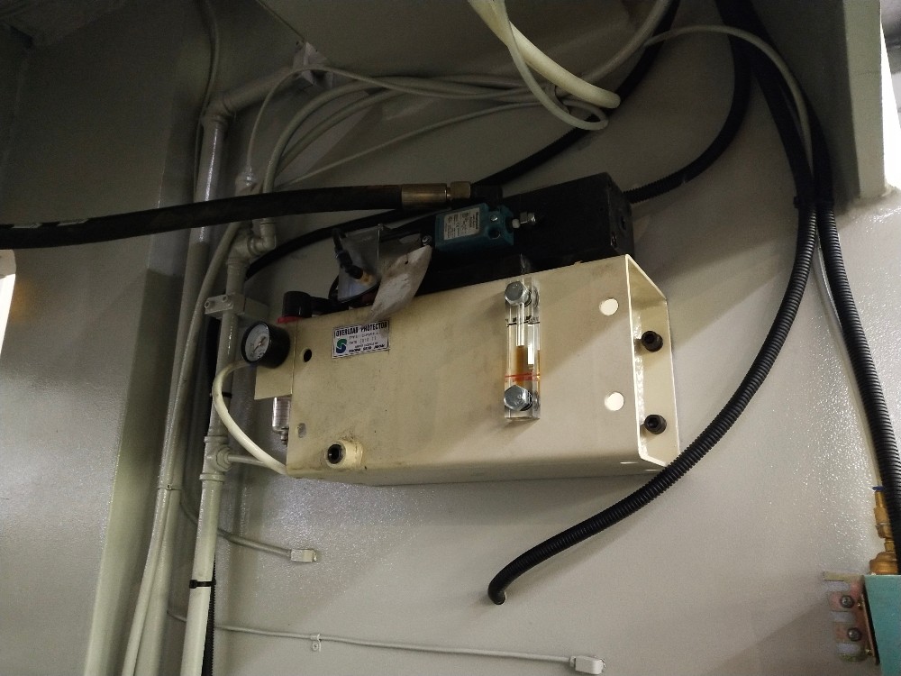 Pneumatic Friction Clutch High Performance Punch Press Machine Stroj za bušenje visokih performansi s pneumatskom tarnom spojkom