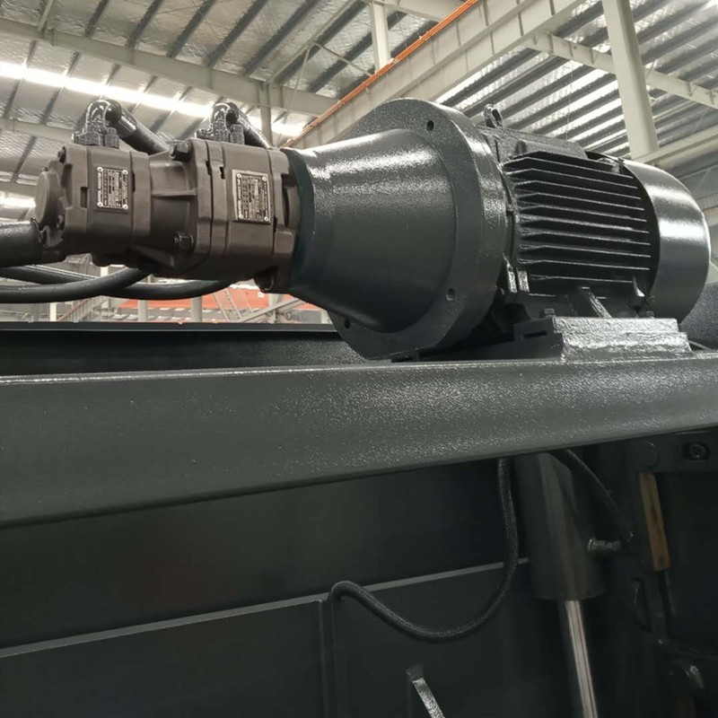 Qc12k-4x2500 Cnc Hydraulic Customized Shearing Machine Cutting Machine Qc12k-4x2500 Cnc hidraulički prilagođeni stroj za šišanje Stroj za rezanje