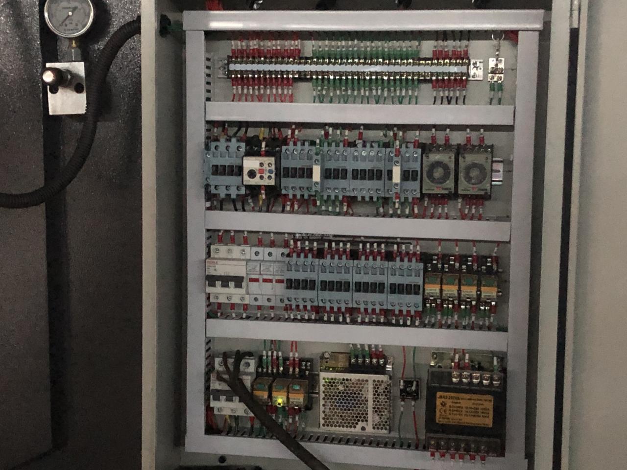 Wc67k Cnc Aluminum Iron Plate Hydraulic Press Brake Cnc Metal Sheet Bending Machine Wc67k Cnc hidraulična preša za aluminijsku željeznu ploču Cnc stroj za savijanje limova